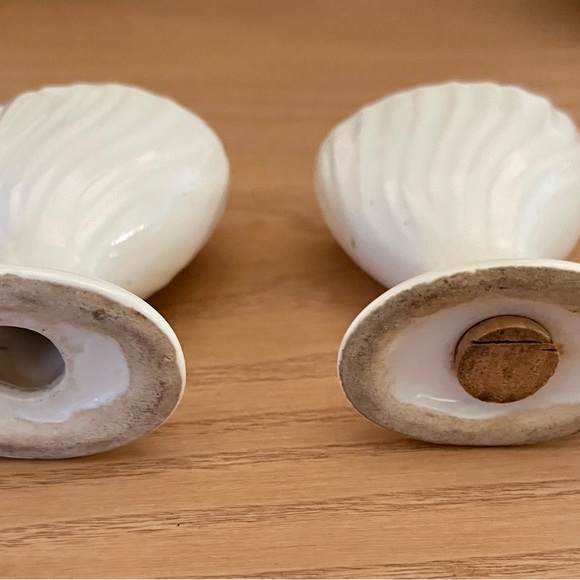 Vintage Franciscan Ware Salt and Pepper Shaker Set - Picture 2 of 6